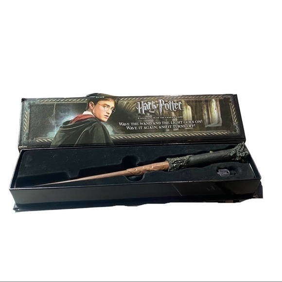 HARRY Potter Illuminating Wand Toys and Props - Picture 9 of 11